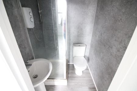 Madeley Road, London - Photo 5