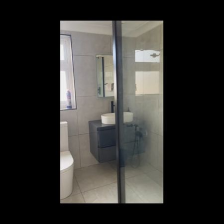 Room in a Shared House, Loxford Lane, IG1 - Photo 3