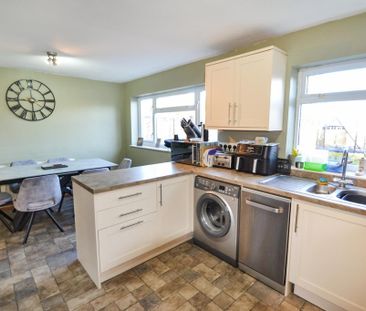 3 bedroom semi-detached house to rent - Photo 4