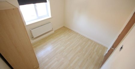 Delph Court, Woodhouse, Leeds, LS6 2HL - Photo 4