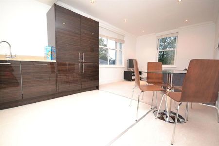 Cambridge Park, East Twickenham, London, TW1 - Photo 3