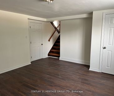 Detached Home For Lease | N8144378 - Photo 2