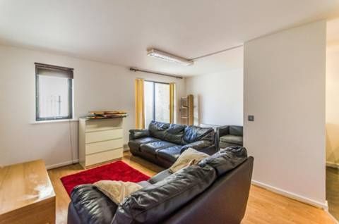 2 Bed Flat, Pelling Street, E14 - Photo 1