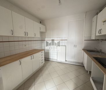 Location Appartement 4 pièces 63m² PARIS 15ème - Photo 3