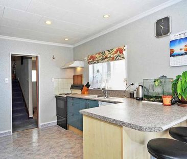Convenient in Kelvin Grove - Photo 3