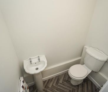 3 bedroom terraced house to rent - Photo 2