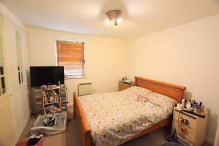 2 bedroom ground floor flat to rent - Photo 5