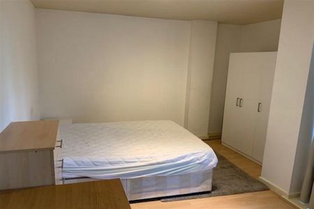 3 bedroom apartment to rent - Photo 4