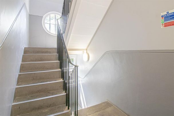 1 bedroom Flat To Let - Photo 1