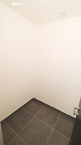 Pronájem nezařízeného bytu 1+kk s terasou a parkovacím stáním, 45 m - Photo 2