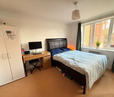 Stortford Hall Park, Bishop'S Stortford - Photo 3