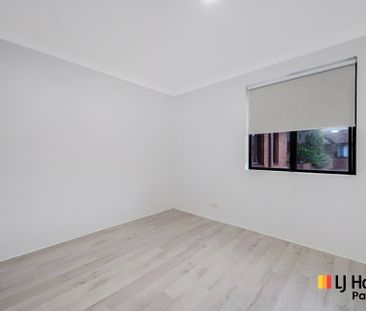 2-Bedroom Modern Apartment in Prime Location - Photo 2