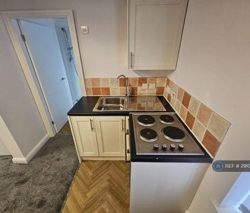 2 bedroom flat to rent - Photo 3