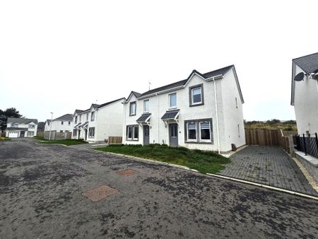3 bedroom semi-detached house to rent - Photo 4