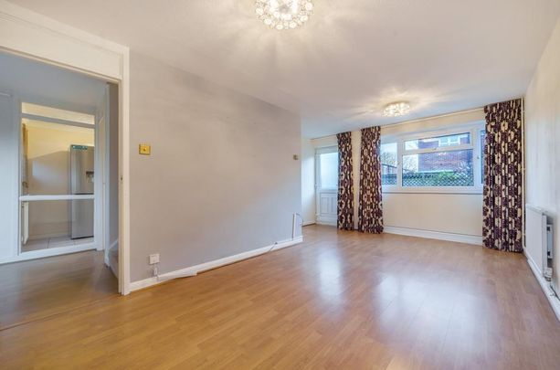 2 bedroom end of terrace house to rent - Photo 1