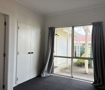 Low maintenance townhouse - Photo 3