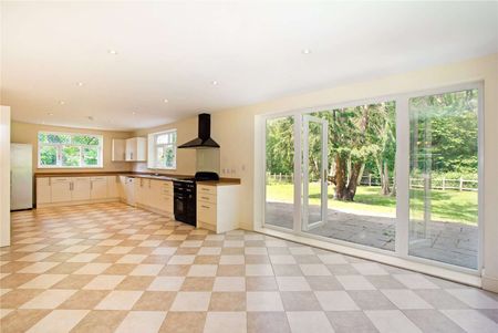 A delightful five bedroom property located in a beautiful countryside setting - Photo 3