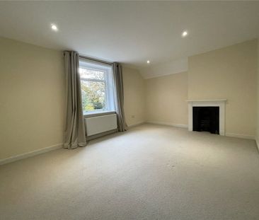 Extended 3/4 bedroom cottage in a semi rural setting with large gar... - Photo 3