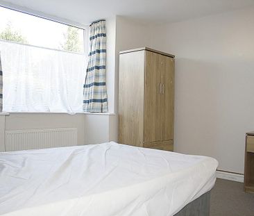 5 bedroom detached house to rent - Photo 4