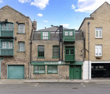Set within a characterful period building, the property seamlessly ... - Photo 4