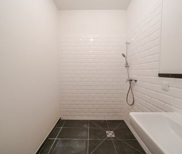 Barrierefreie Gartenwohnung mit Terrasse und Tiefgaragenparkplatz - Photo 5