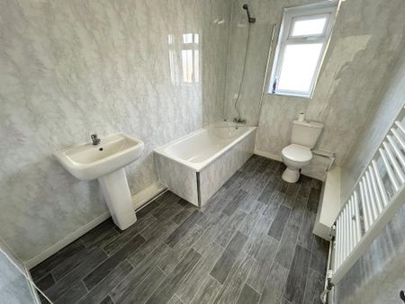 3 bedroom terraced house to rent - Photo 5