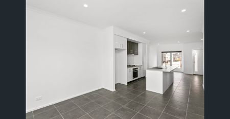 Modern and Stylish 3-Bedroom Townhouse - Photo 3