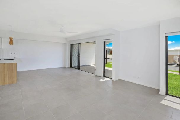 Contemporary Living with Space, Style & Comfort - Photo 1