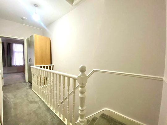 4 Bed Terraced House, Totterdown Street, SW17 - Photo 1