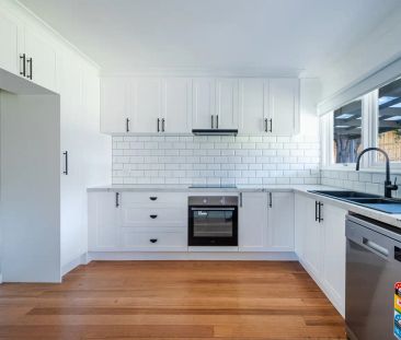 “RENOVATED BEAUTY AND READY TO MOVE IN” - Photo 2