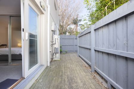 15/38 Waterloo Crescent, St Kilda VIC 3182 - Townhouse For Rent | Domain - Photo 3