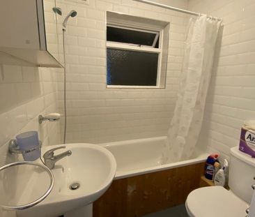 Room in a Shared House, Roberts Road, E17 - Photo 5