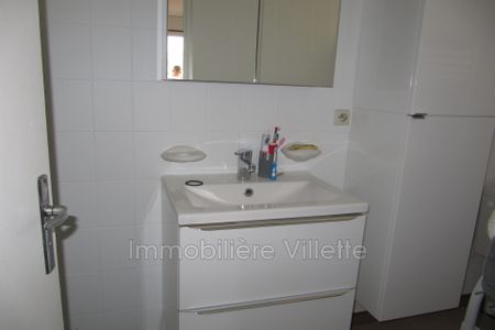 Location Appartement 2 pièces 40m² ST LAURENT DU VAR 06700 - Photo 4