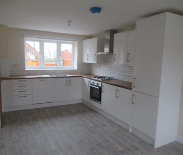 3 Bed House - Photo 6