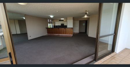 Move In Before Christmas! River & City View Apartment in Premium Location - Photo 5