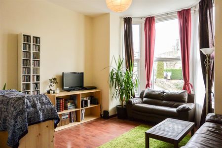 Flat 1, 63 Woodland Lane, Chapel Allerton, Leeds, LS7 4QG - Photo 5