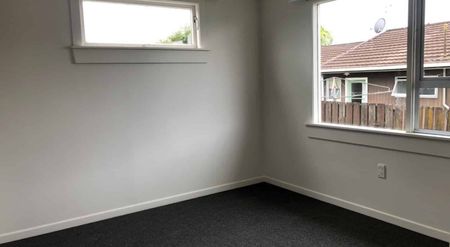 Tidy family home - Photo 2