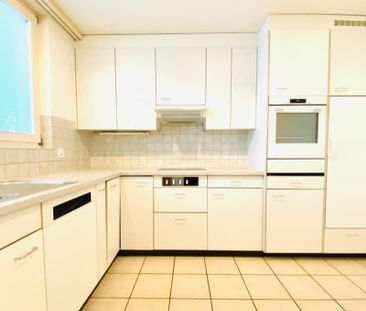 "Einzigartige Maisonettewohnung mit grosser Terrasse per sofort zu ... - Photo 1