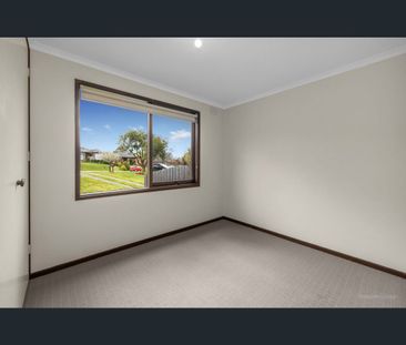 7 Dove Court, Pakenham, Vic 3810 - Photo 4