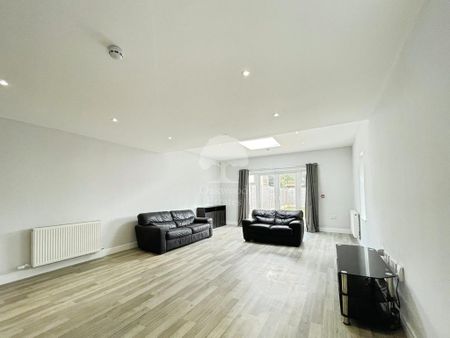 5 bedroom semi-detached house to rent - Photo 2