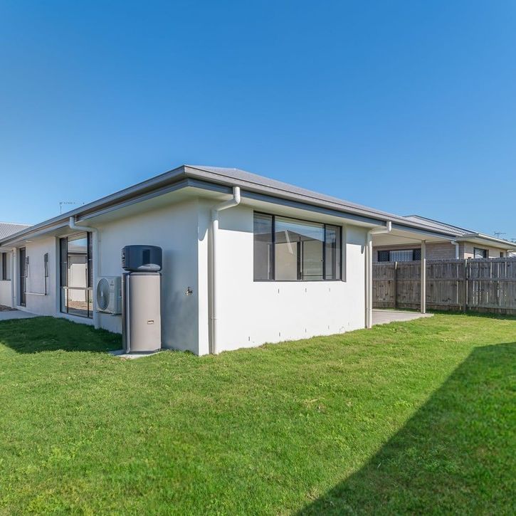 Spacious 4-Bedroom Family Home in Prime Holmview Location - Photo 1