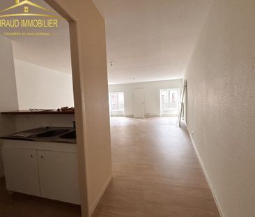 Location Appartement 2 pièces 66m² CHARLIEU 42190 - Photo 6
