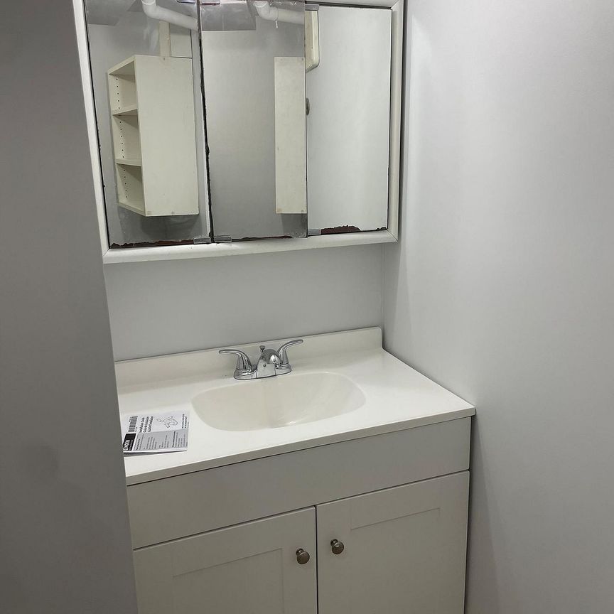 For Lease - 8 Thorncroft Crescent, Ajax, Ontario - Photo 1