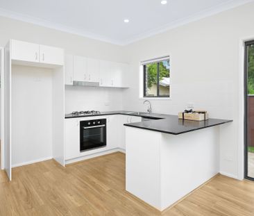 21A Elizabeth Crescent, Kingswood - Photo 2