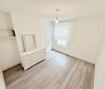 Room in a Shared House, Samuel Street, SE18 - Photo 3