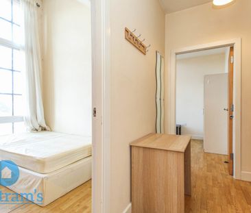 2 bed Apartment for Rent - Photo 2