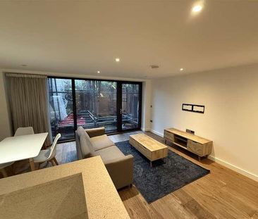 Hawthorne Crescent, Greenwich, London, SE10 - Photo 3