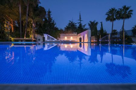 Luxury Villa for rent in Marbella Del Este, Spain - Photo 4