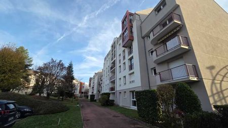 Location Appartement 2 pièces 49m² ORLEANS 45000 - Photo 4