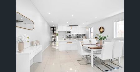 luxurious Home - Photo 3